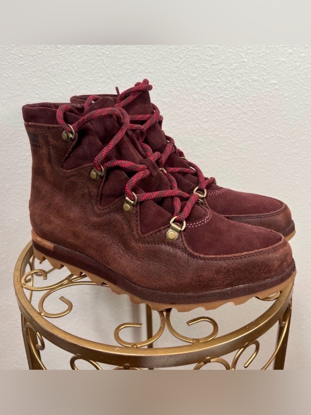 Sorel Burgundy Suede Lace-Up Ankle Boots with Red-Trim Rope Laces Size 9.5